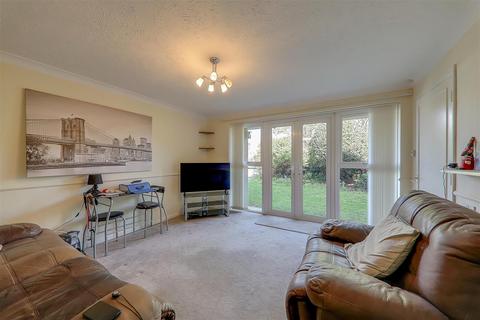 2 bedroom retirement property for sale, Rogate Road, Worthing, BN11