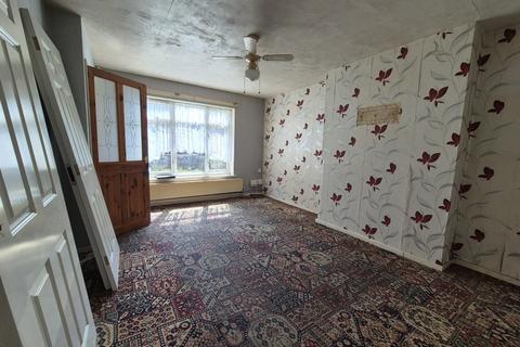 3 bedroom end of terrace house for sale, Valentine Close, Hull, HU4 7DN