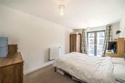 3 bedroom flat for sale, Akerman Road, London SW9