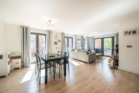 3 bedroom flat for sale, Akerman Road, London SW9