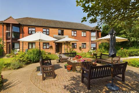 2 bedroom retirement property for sale, Roseacre Gardens, Welwyn Garden City AL7