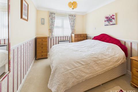 2 bedroom retirement property for sale, Roseacre Gardens, Welwyn Garden City AL7