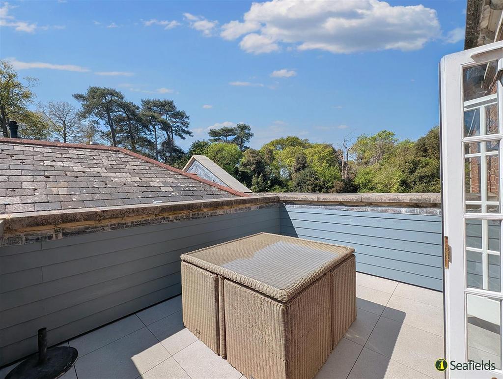 Southerly Roof Terrace