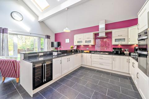 20 Bracken Park, Bingley, BD16 3LG