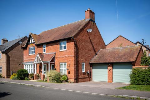 4 bedroom detached house for sale, Brook Dene, Buckingham MK18