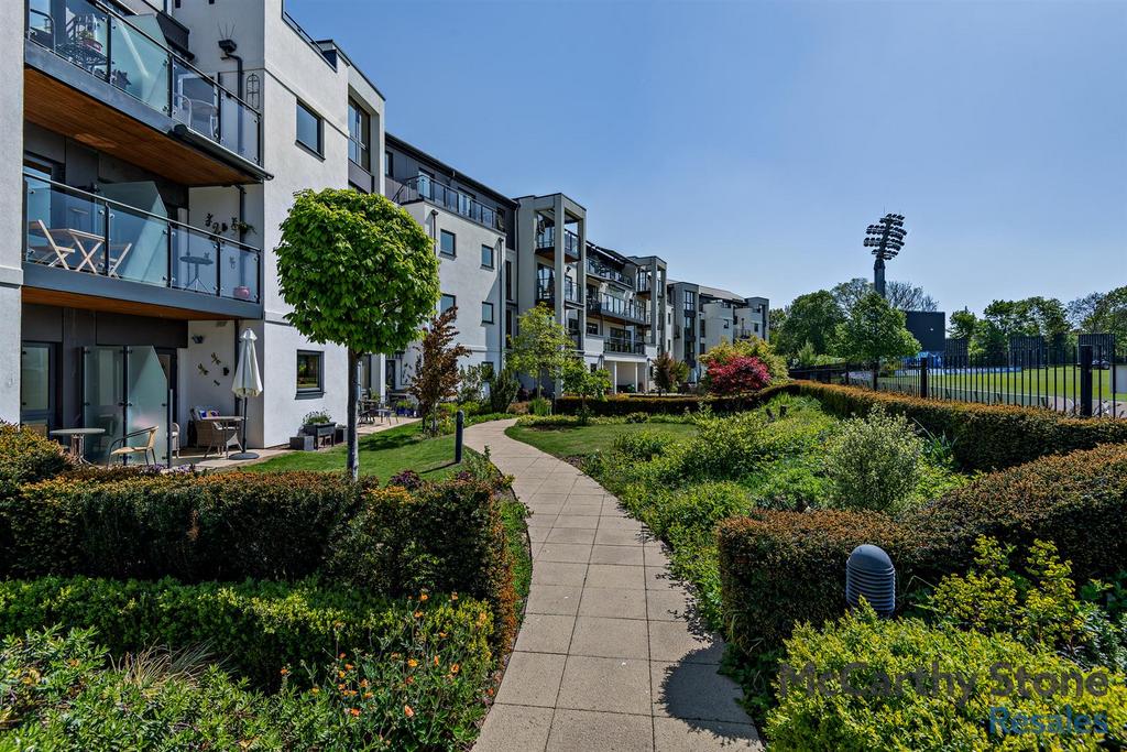 8644729-exterior08-800.jpg