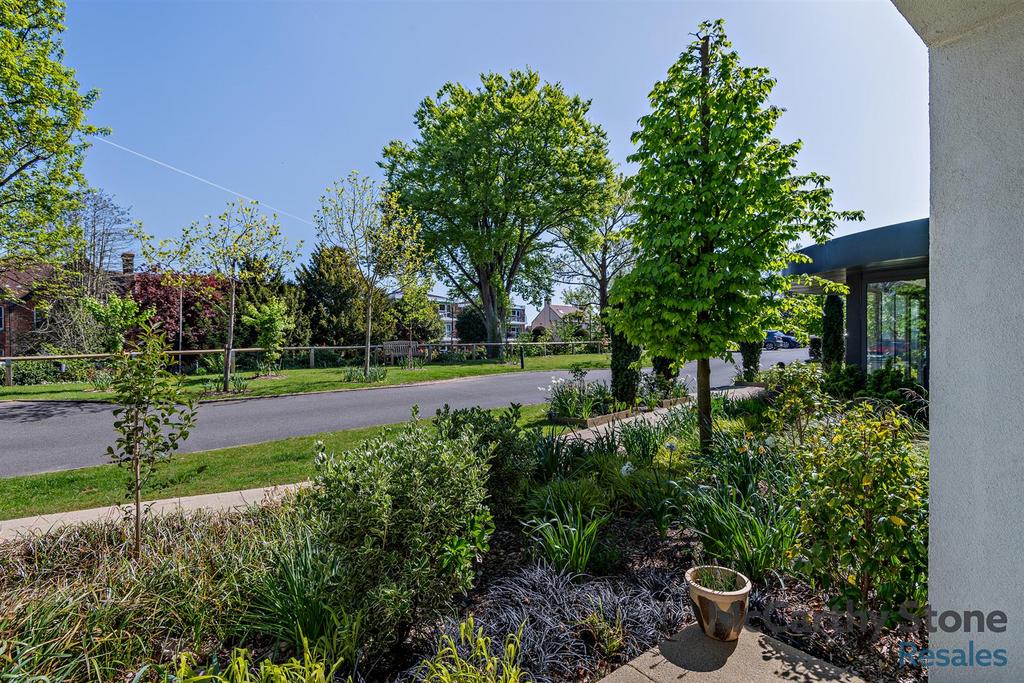 8644729-exterior01-800.jpg
