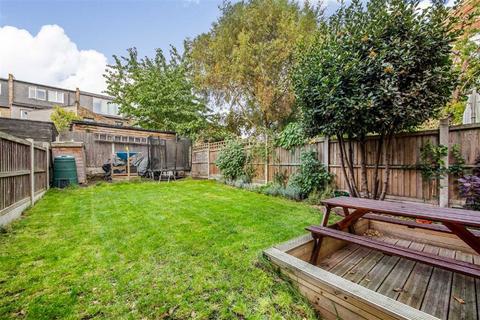 66 Leahurst Road, London, SE13 5HZ