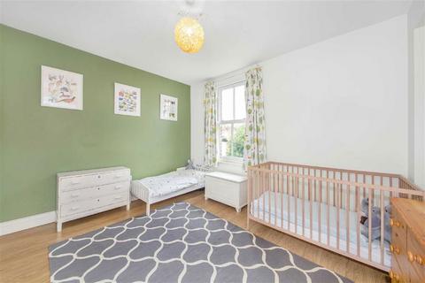 66 Leahurst Road, London, SE13 5HZ