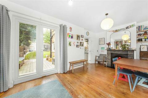66 Leahurst Road, London, SE13 5HZ