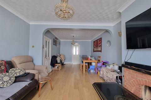 4 bedroom house for sale, Tavistock Gardens, Ilford