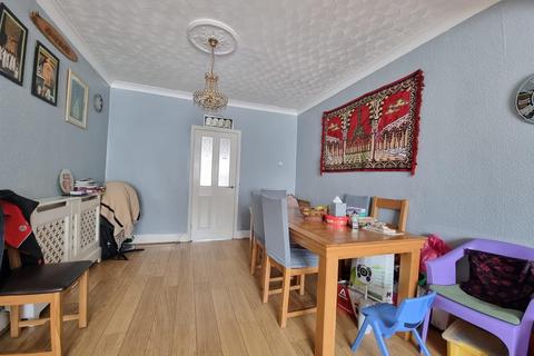 4 bedroom house for sale, Tavistock Gardens, Ilford