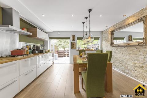 undefined, Broom Park, Teddington, Middlesex, TW11