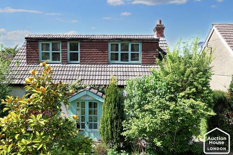 3 bedroom detached house for sale, 377 London Road, Clanfield, Waterlooville, Hampshire, PO8 0PJ
