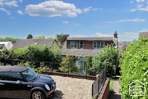 3 bedroom detached house for sale, 377 London Road, Clanfield, Waterlooville, Hampshire, PO8 0PJ