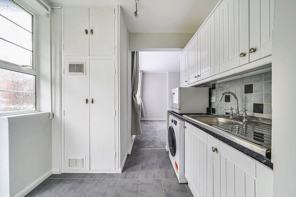 Apartment in London - View 2