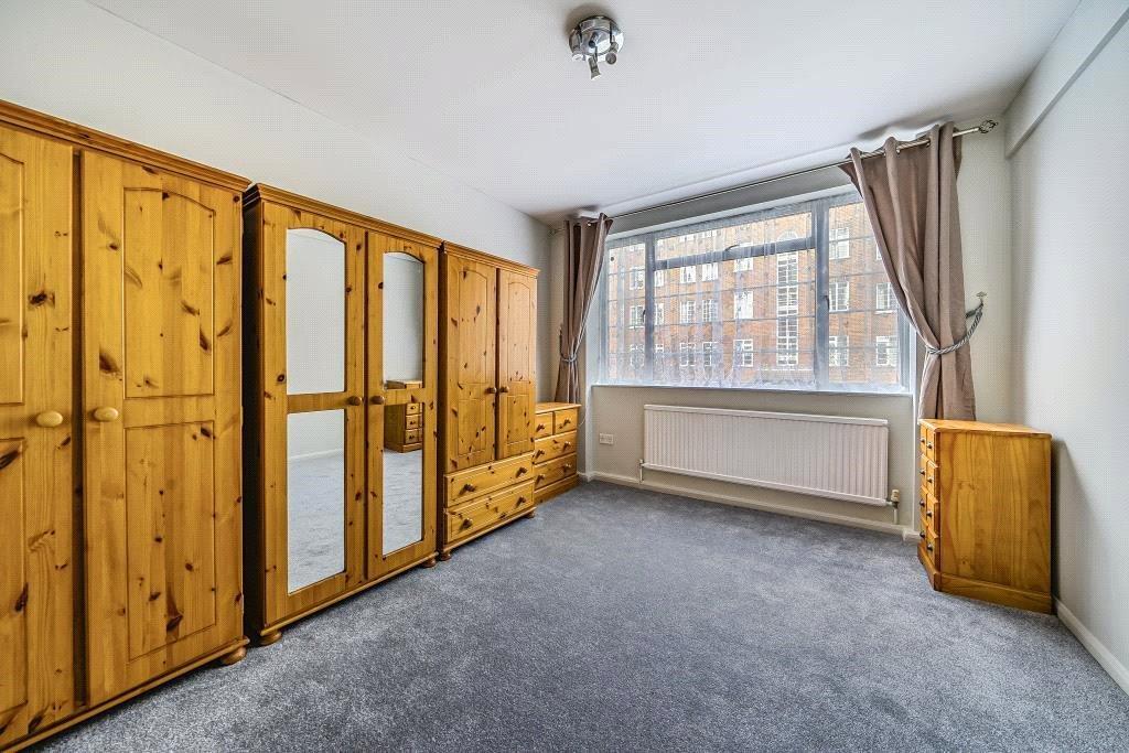 Apartment in London - View 3