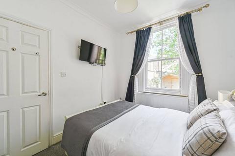 18 Trafalgar Grove, London, SE10 9TB