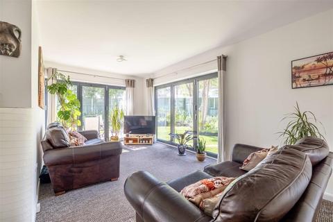 4 Hanley Close, Windsor, SL4 5QZ