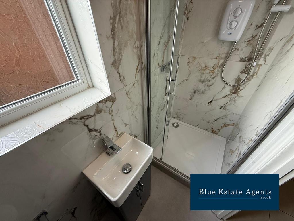 Ground Floor Shower Suite
