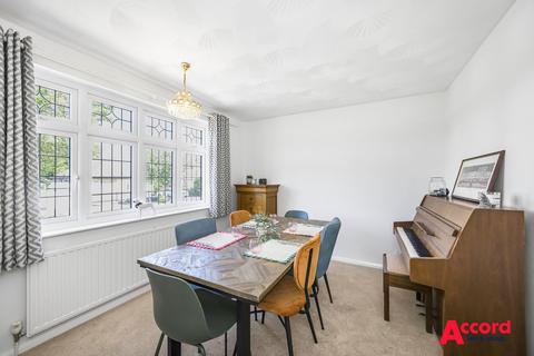 30 The Crescent, Upminster, RM14 1JY