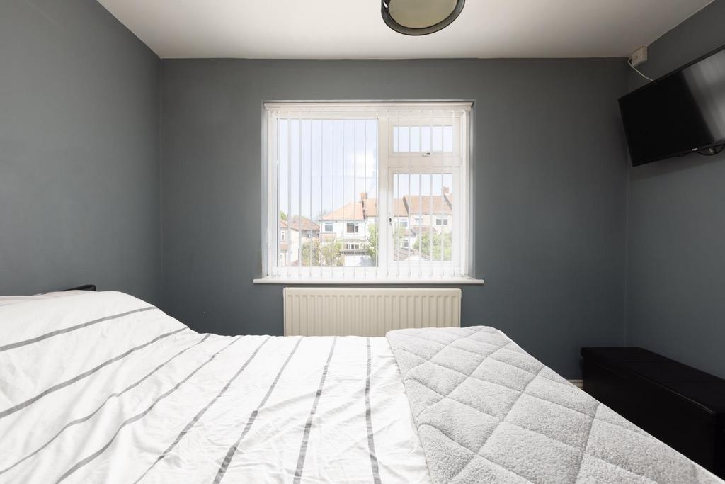 11 Crowther Park-17.jpg