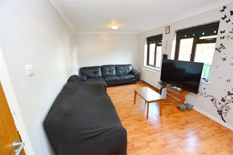 19 Kidd Place, London, SE7 8HG