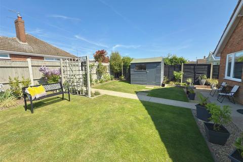 2 bedroom detached bungalow for sale, Oulton Road, Oulton Broad, Lowestoft, Suffolk, NR32