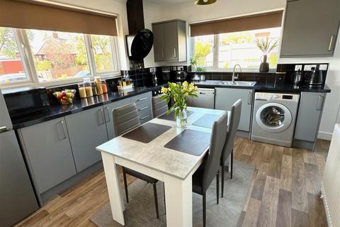 2 bedroom detached bungalow for sale, Oulton Road, Oulton Broad, Lowestoft, Suffolk, NR32