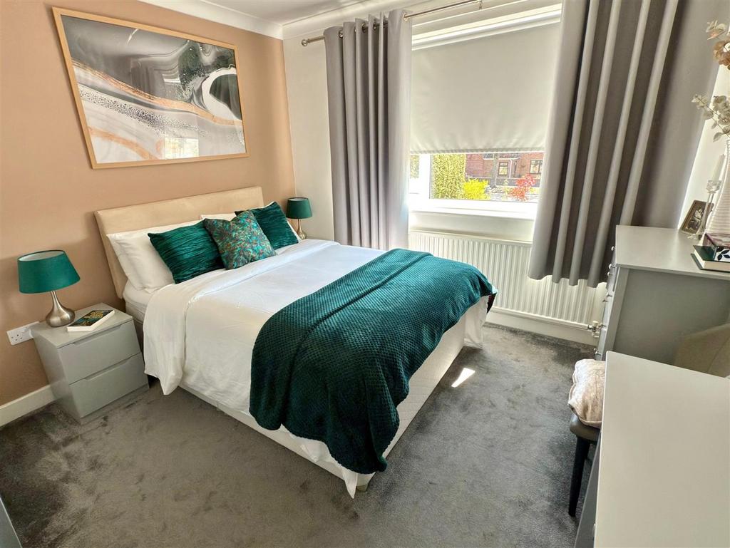 Bed 2.jpg
