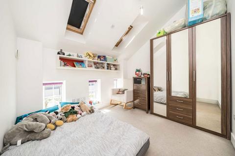4, Tigar Lodge Marbaix Gardens, Isleworth, TW7 4FE
