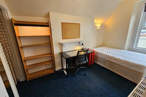 5 bedroom maisonette to rent, 18712968 Cotham Brow, Cotham, Bristol