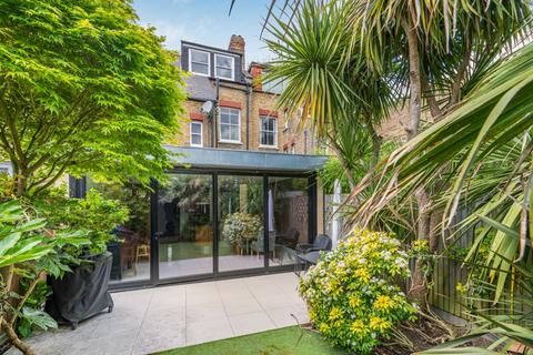 34 Thorney Hedge Road, London, W4 5SD