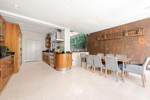 34 Thorney Hedge Road, London, W4 5SD