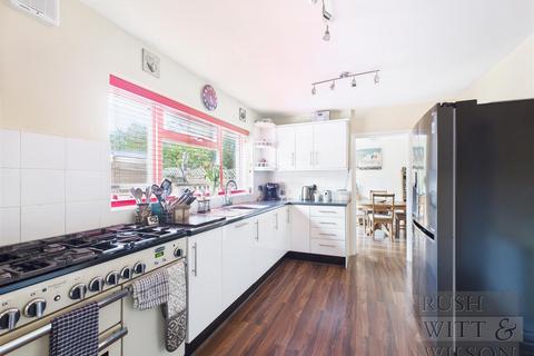 4 bedroom semi-detached house for sale, Beauharrow Road, St. Leonards-On-Sea