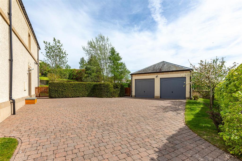 33 Bowmont Court Outsides 31.JPG