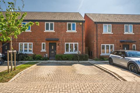 3 bedroom end of terrace house for sale, Garrett Crescent, Chertsey, KT16