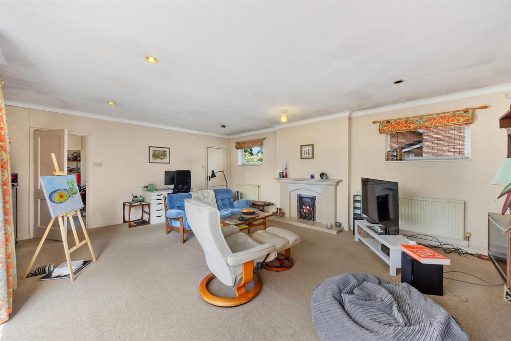3 Cobbetts Way-7.jpg