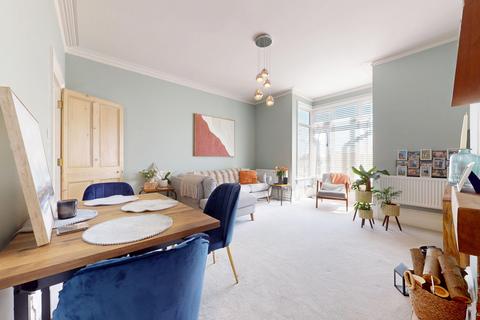 1 bedroom apartment for sale, Canterbury Road, Ashford, Kent, TN24 8LE