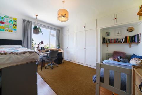 2 Wrights Road, London, SE25 6RY