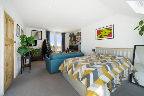 2 Wrights Road, London, SE25 6RY