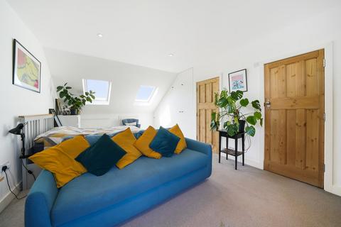 2 Wrights Road, London, SE25 6RY