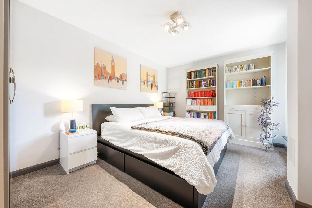 Bedroom 1.jpg