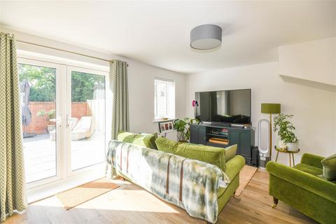 4 bedroom end of terrace house for sale, Norris Road, Hilperton