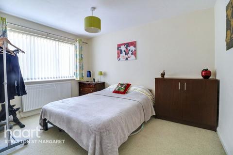 8 Godwin Road, Lower Stratton, Swindon, SN3 4XN