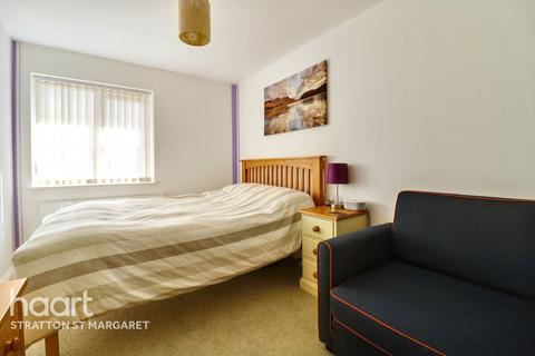 8 Godwin Road, Lower Stratton, Swindon, SN3 4XN