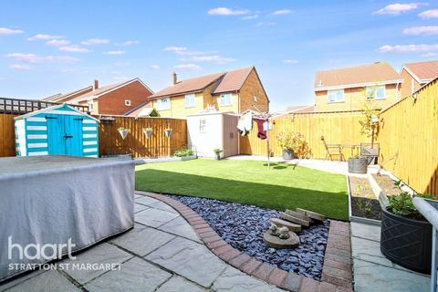 8 Godwin Road, Lower Stratton, Swindon, SN3 4XN