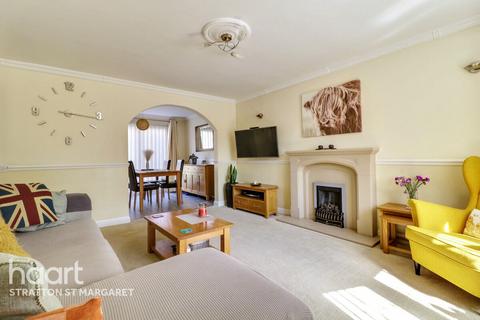 8 Godwin Road, Lower Stratton, Swindon, SN3 4XN