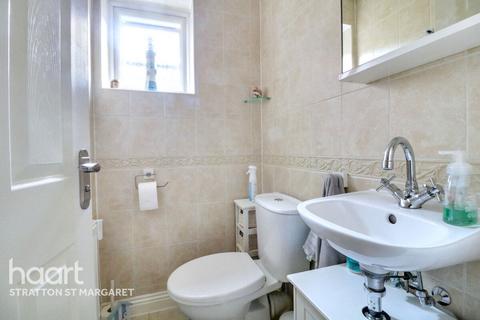 8 Godwin Road, Lower Stratton, Swindon, SN3 4XN