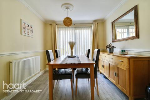 8 Godwin Road, Lower Stratton, Swindon, SN3 4XN